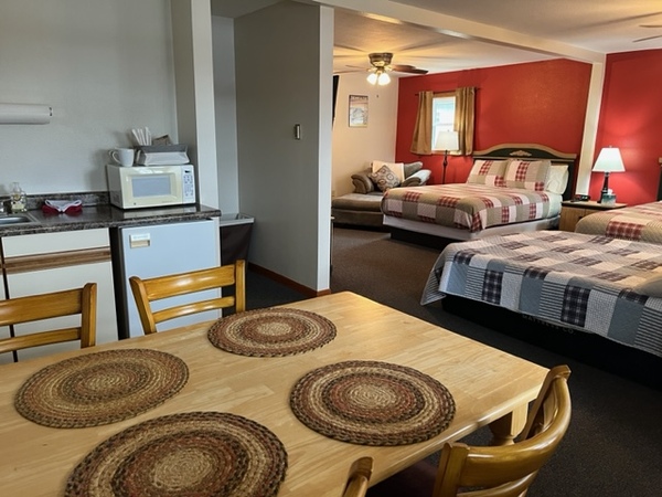 Two Queen Bed Room Photo 3