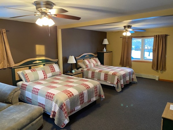 Two Queen Bed Room Photo 1